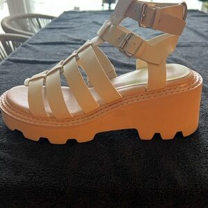 Dolce Vita Chunk Platform Cream Strap Sandal Size 8